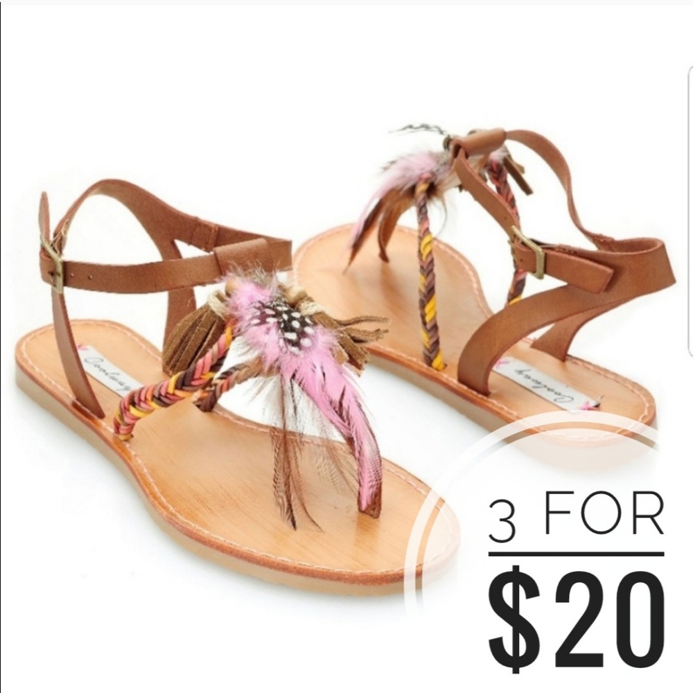 NWOT Coolway Feather Festival Sandals / 10